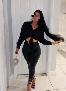 672886635: Chica busca chico en Cádiz