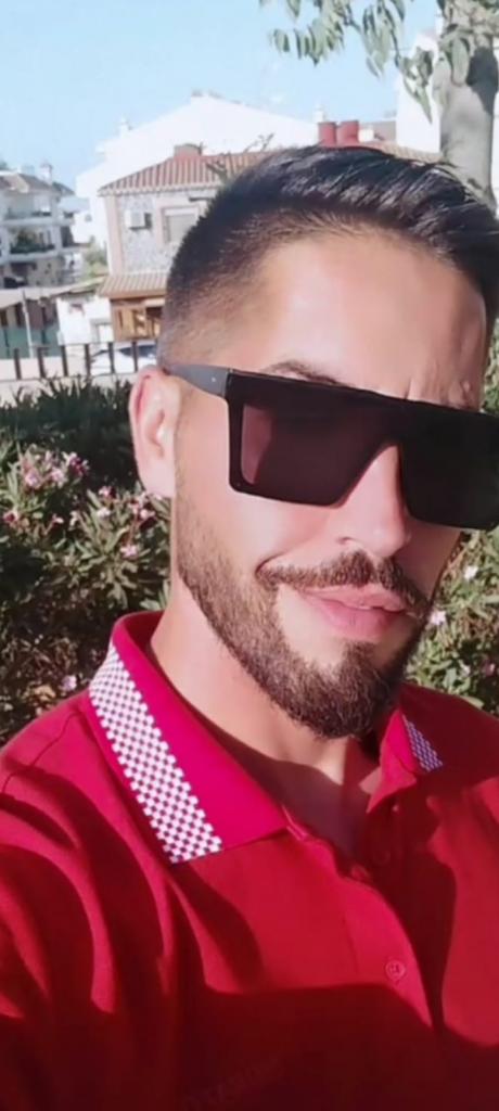 Chico busca chica en Málaga: 