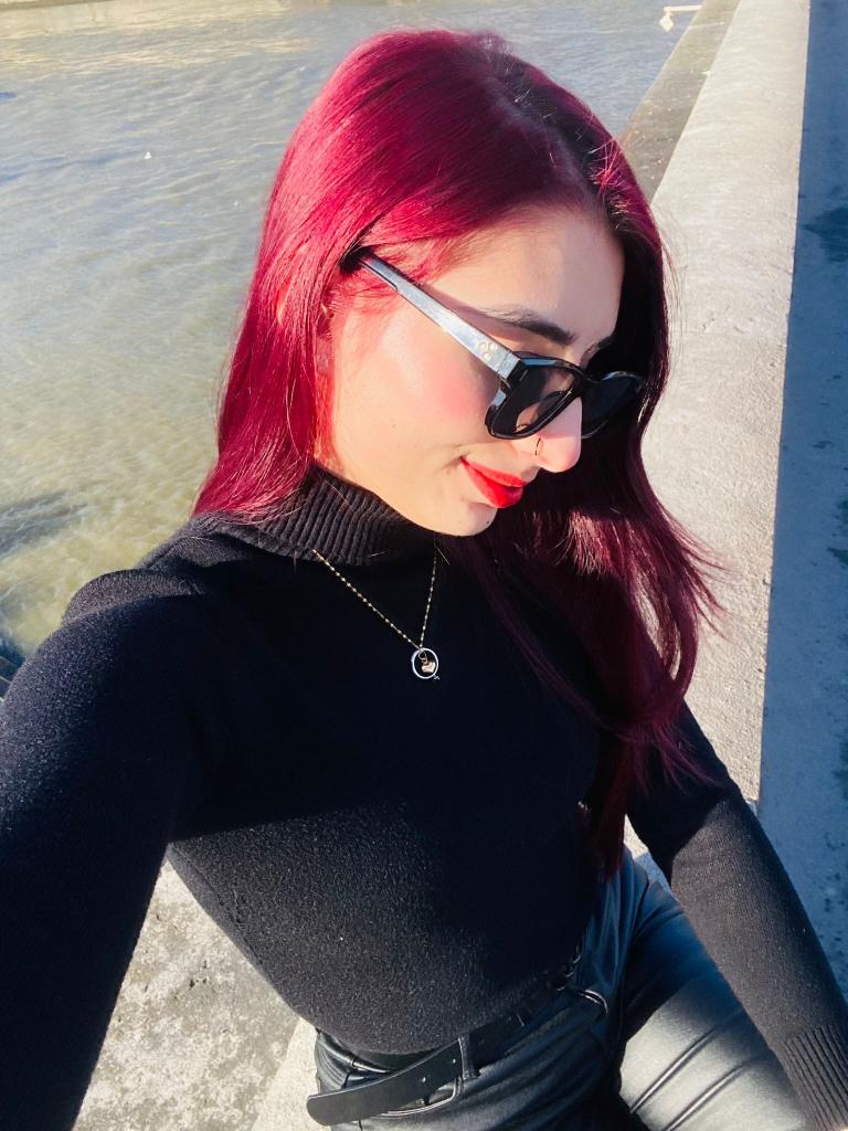 Chica busca chico en Almería: 