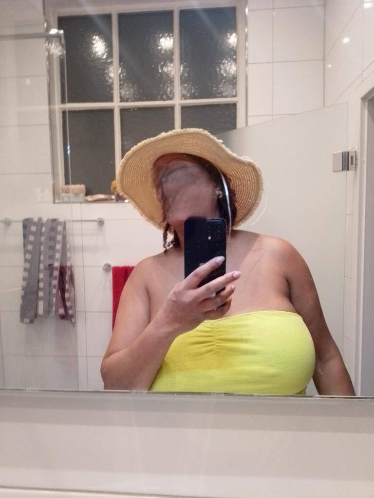 687043738: Chica busca chico en Madrid