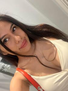 687749318: Chica busca chico en Málaga