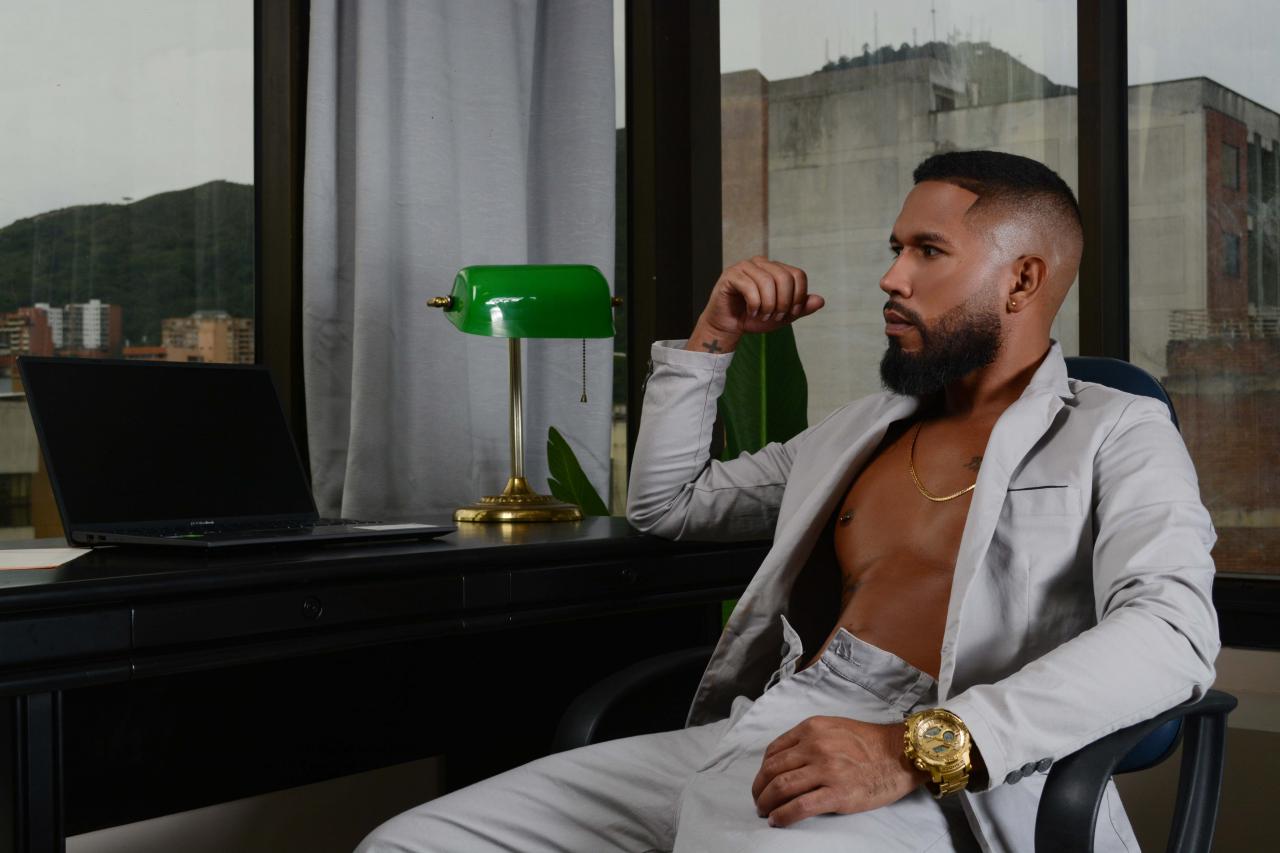 604222688: Chico busca chica en Barcelona