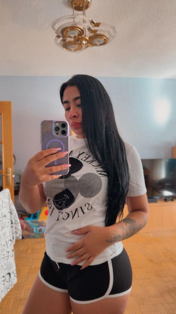 603900229: Chica busca chico en Barcelona