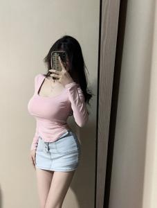 677438935: Chica busca chico en Valencia