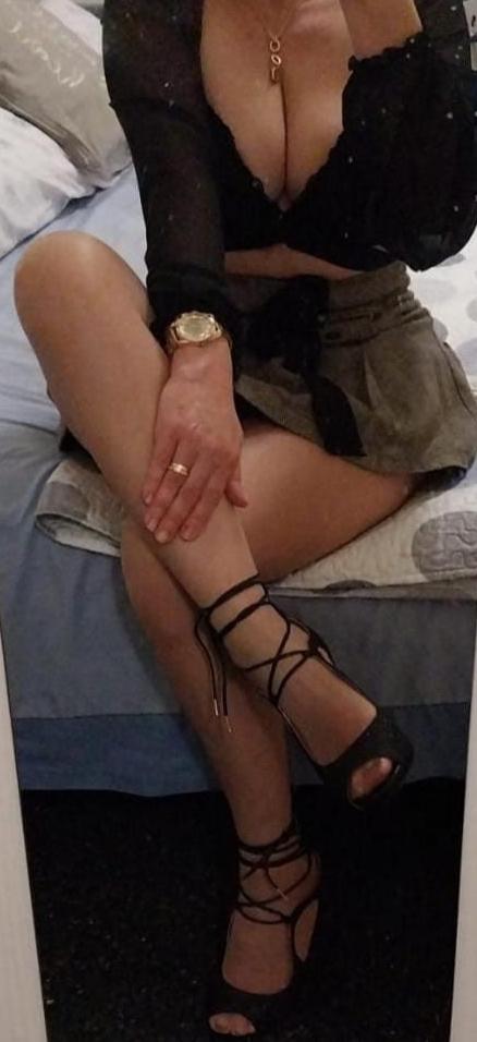 617749400: Chica busca chico en Cádiz