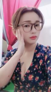 688141884: Chica busca chico en Barcelona