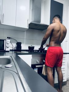 Chico busca chica en Barcelona: 