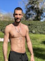 635268460: Chico busca chica en Madrid