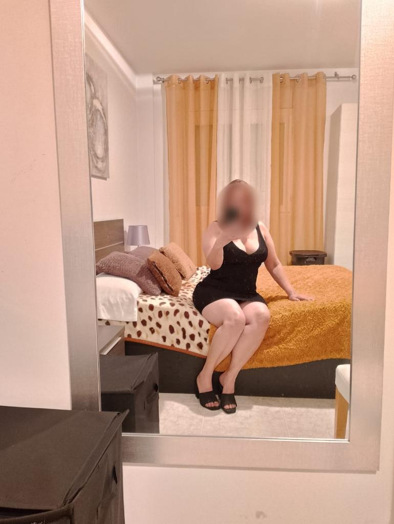 641541867: Chica busca chico en La Coruña