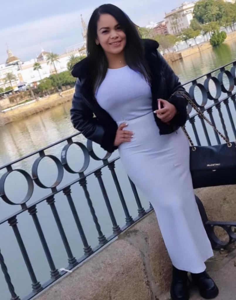 Chica busca chico en Cádiz: 