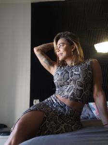 647089761: Chica busca chico en Valencia