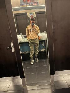 603954131: Chico busca chica en Sevilla