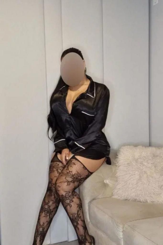 613958053: Chica busca chico en Granada