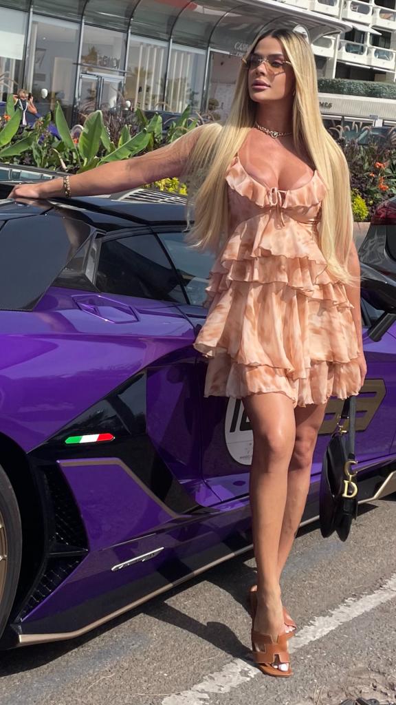 695200392: Travesti en Barcelona