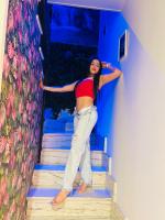 617746381: Chica busca chico en Madrid