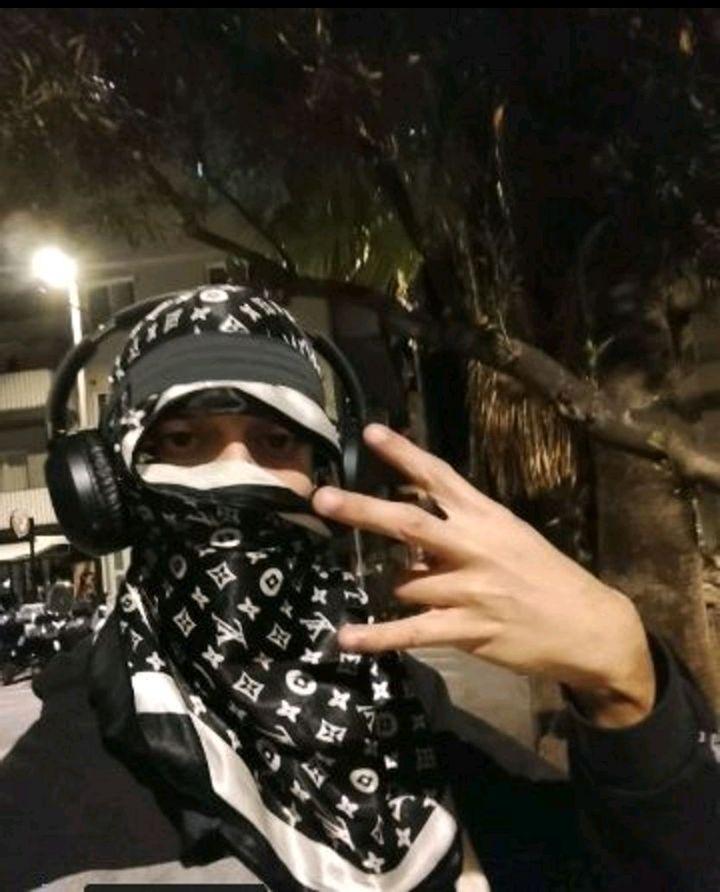 Chico busca chica en Ibiza: 