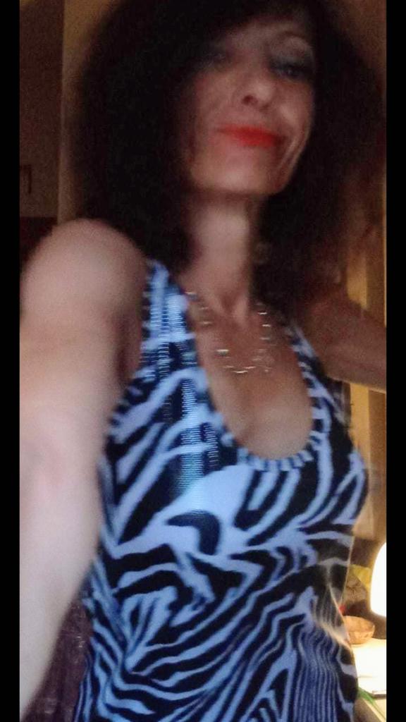 692584977: Chica busca chico en Alicante