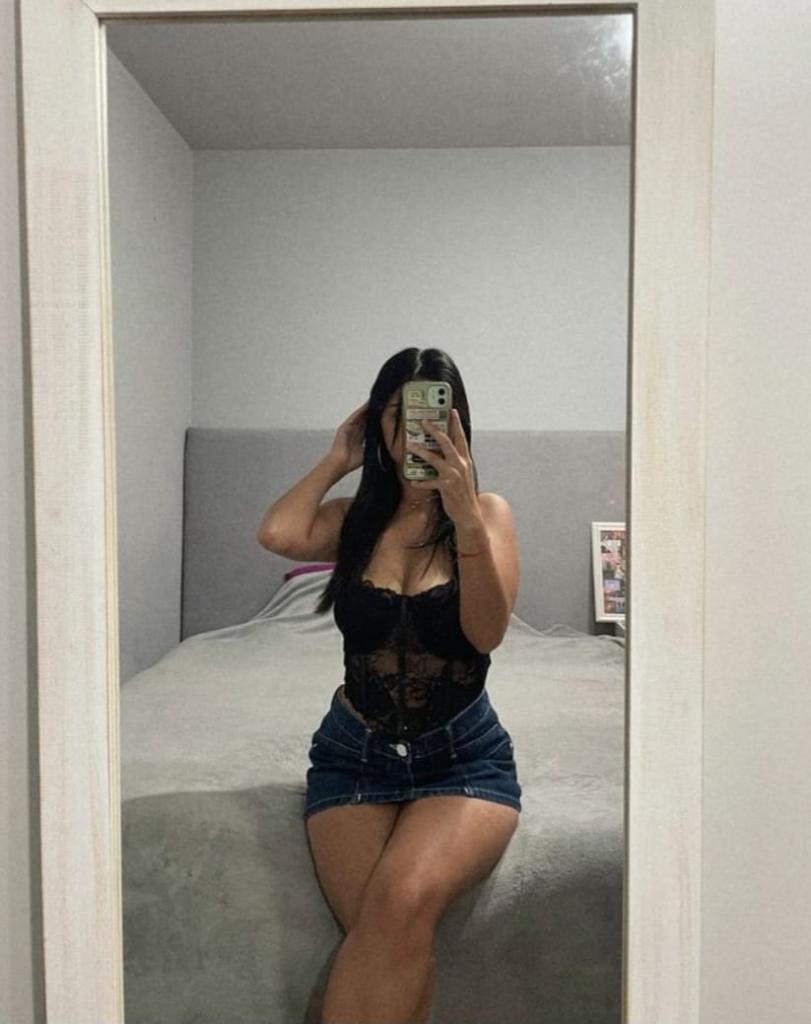 Chica busca chico en Ibiza: 