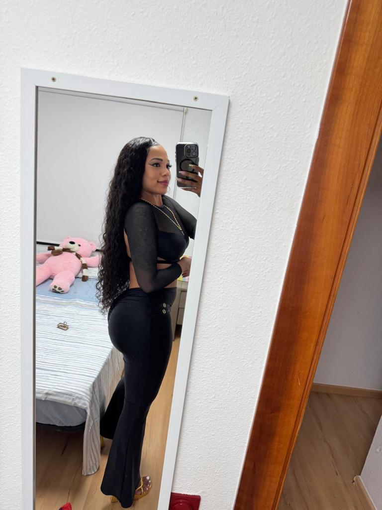 Chica busca chico en Alicante: Chica busca chico