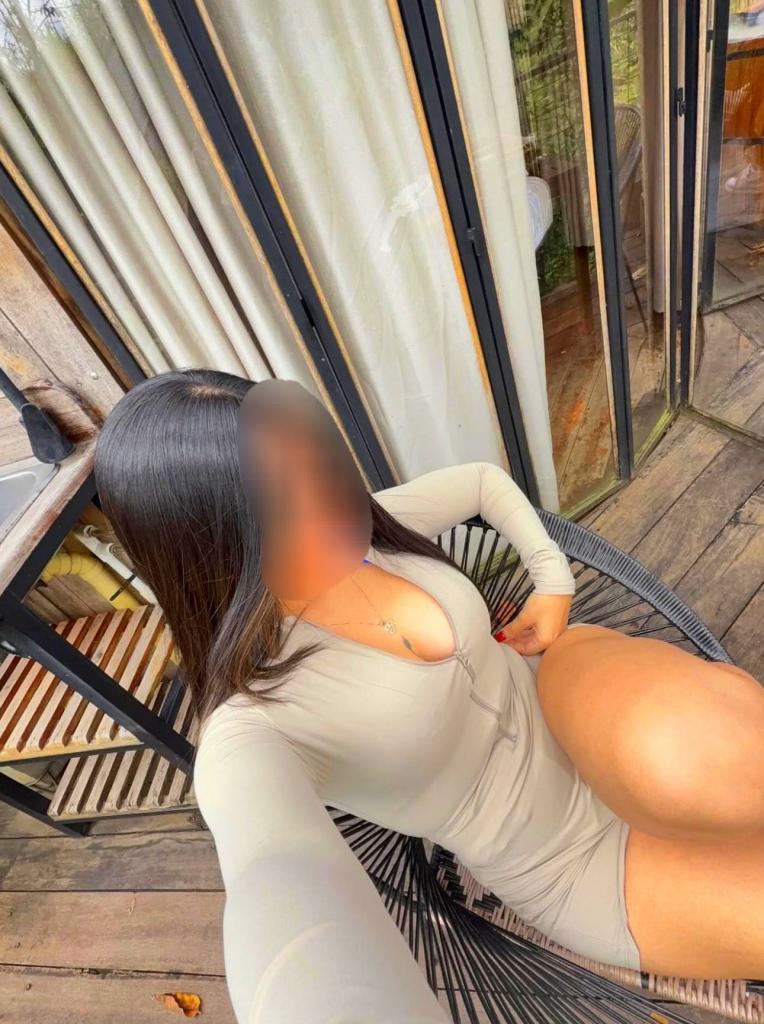 613328585: Chica busca chico en Pontevedra