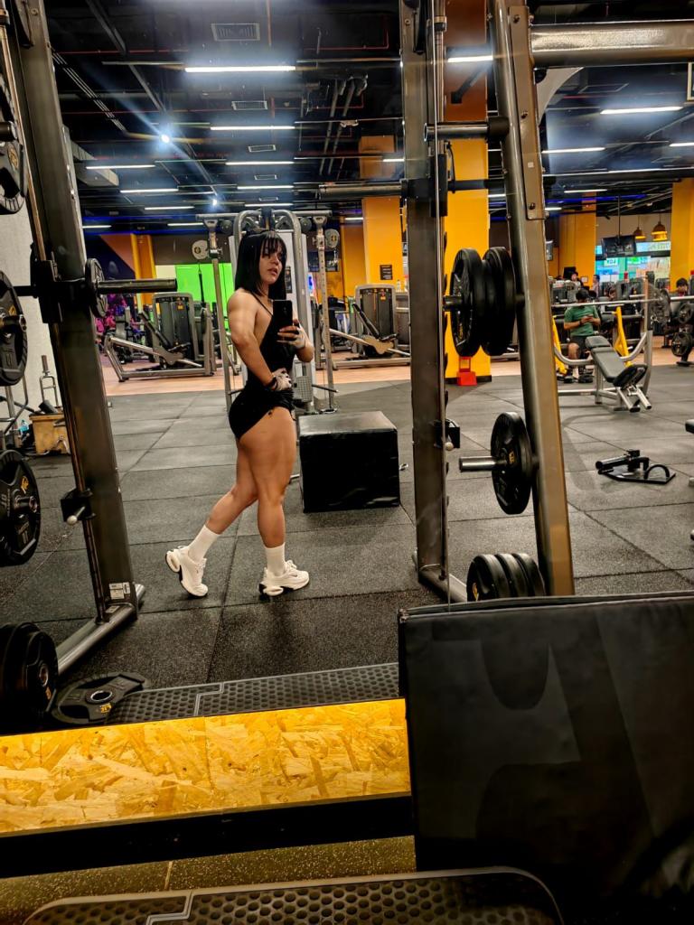 631175318: Chica busca chico en Asturias