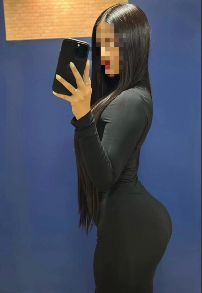 605413275: Chica busca chico en Navarra