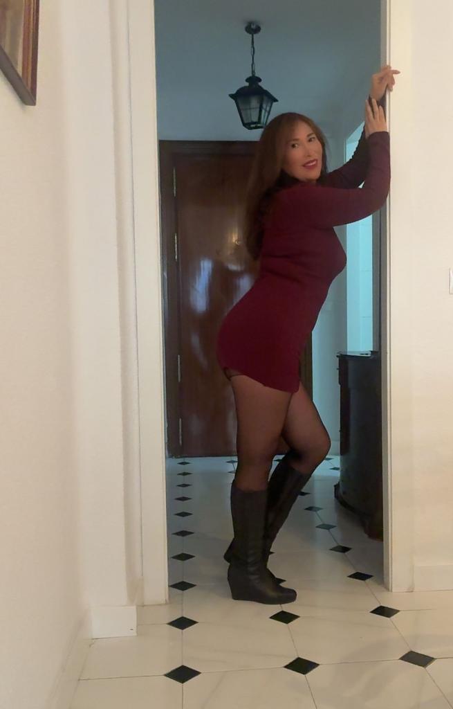 742095884: Chica busca chico en Barcelona