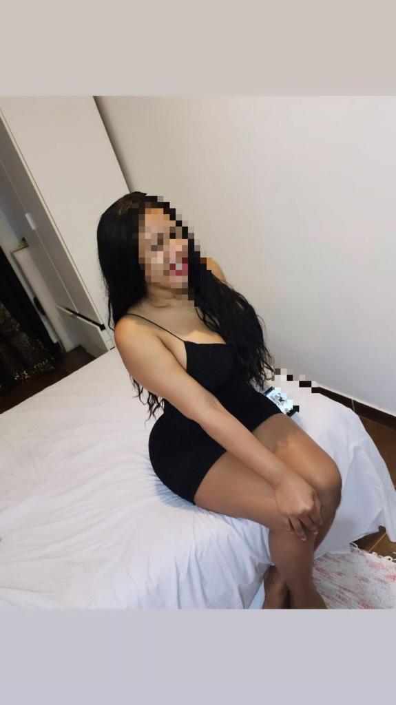 692519285: Chica busca chico en Barcelona