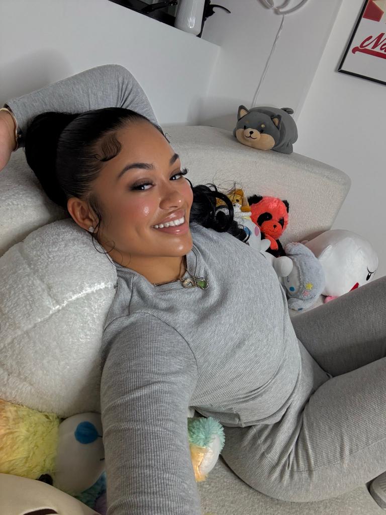 631217333: Chica busca chico en Gerona