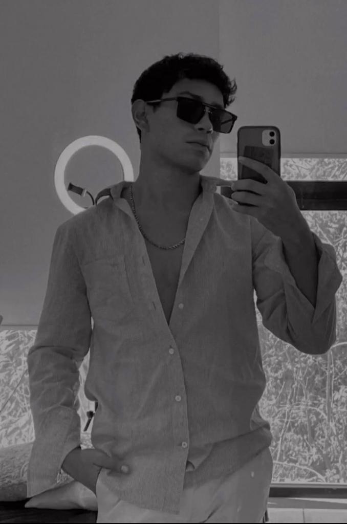 Chico busca chica en Sevilla: 