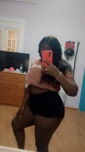 613849583: Chica busca chico en Barcelona