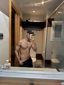 687204420: Chico busca chica en Barcelona