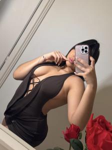 647301492: Chica busca chico en Gerona