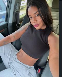 664085854: Chica busca chico en Granada