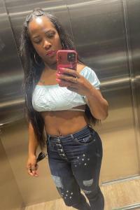 633393078: Chica busca chico en Málaga