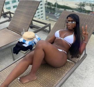 613975992: Chica busca chico en La Coruña