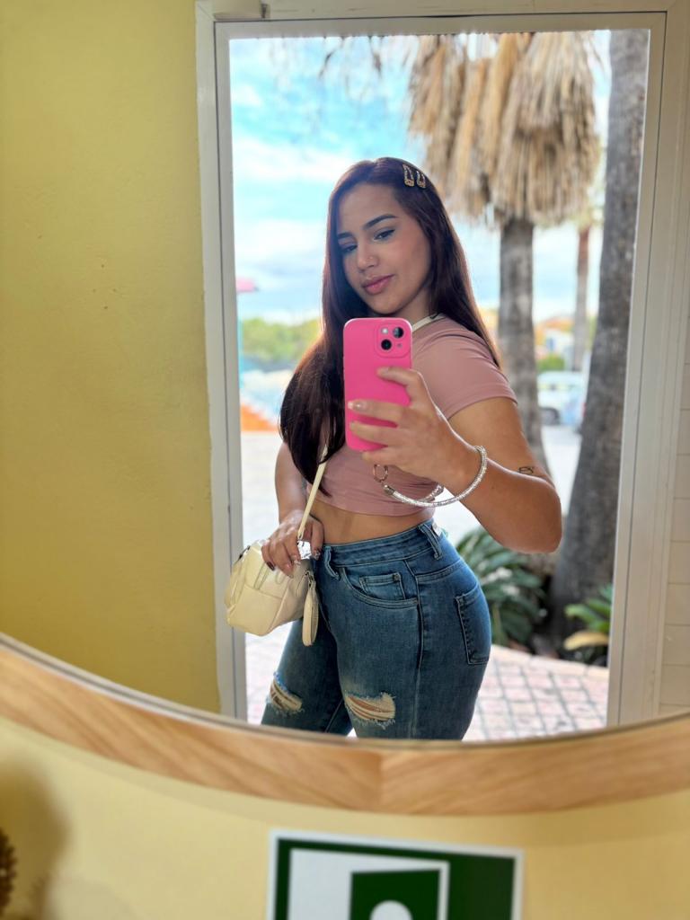 695527702: Chica busca chico en Valencia