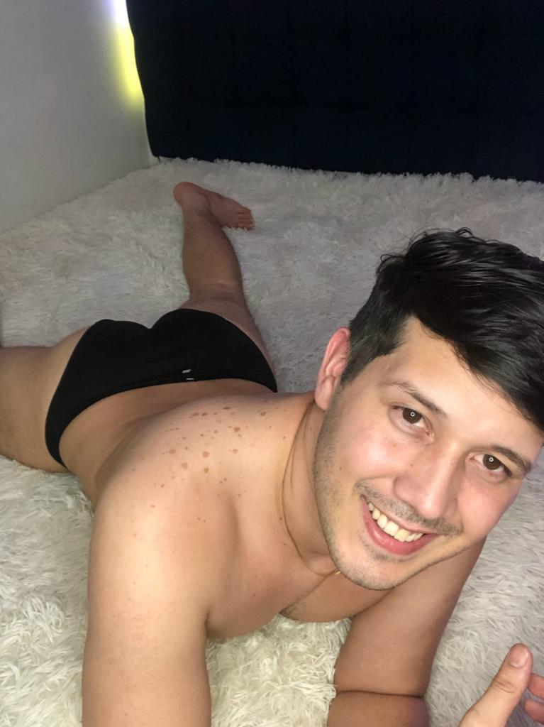 Chico busca chica en Sevilla: 