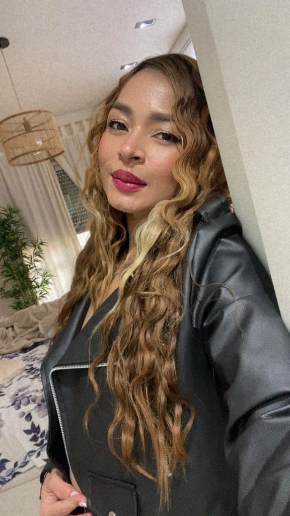 643032774: Chica busca chico en Murcia