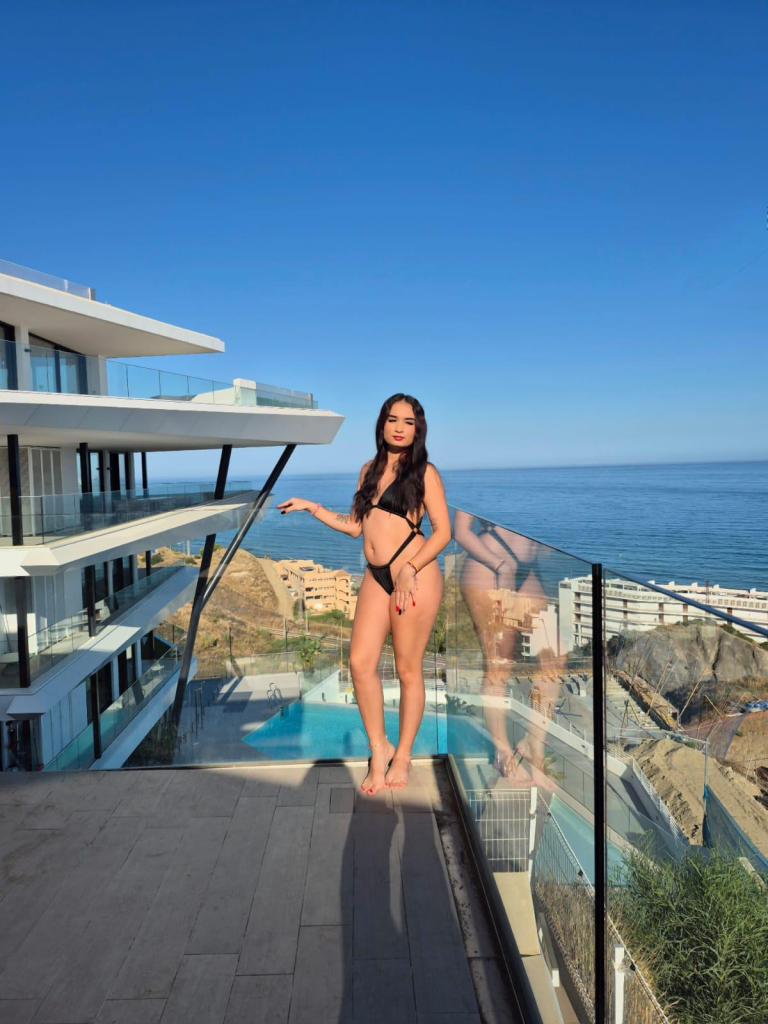 Chica busca chico en Ibiza: 