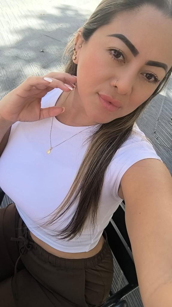 613479262: Chica busca chico en Barcelona