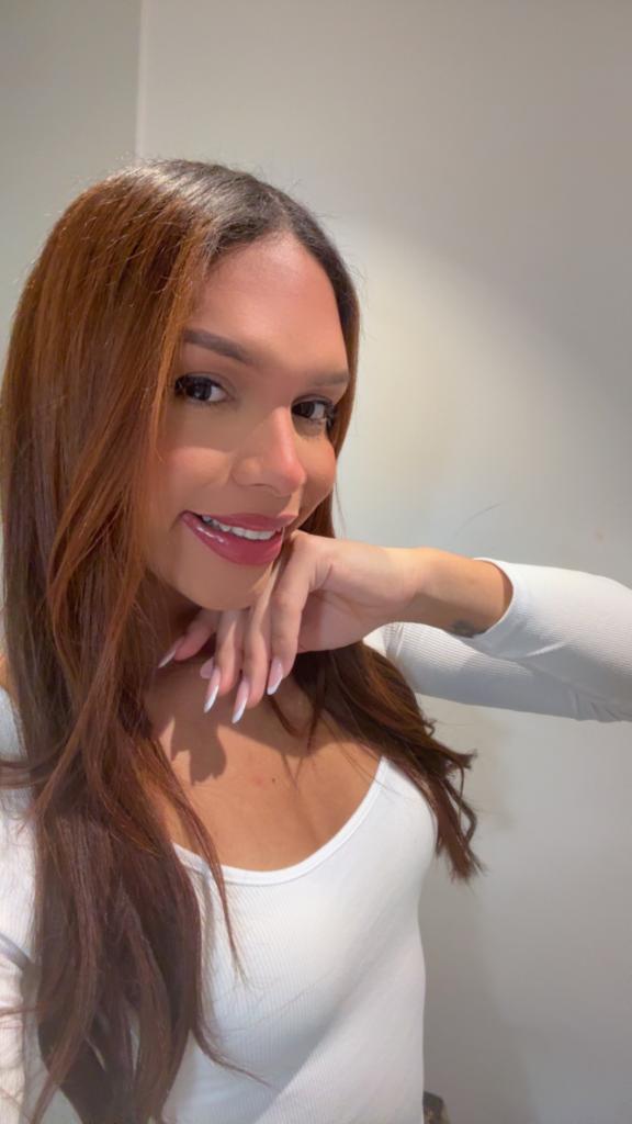 607574863: Chica busca chico en Málaga