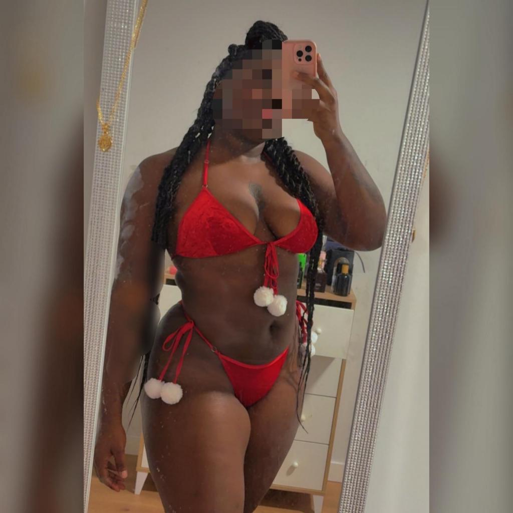 614737034: Chica busca chico en La Coruña