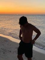 664445171: Chico busca chica en Sevilla