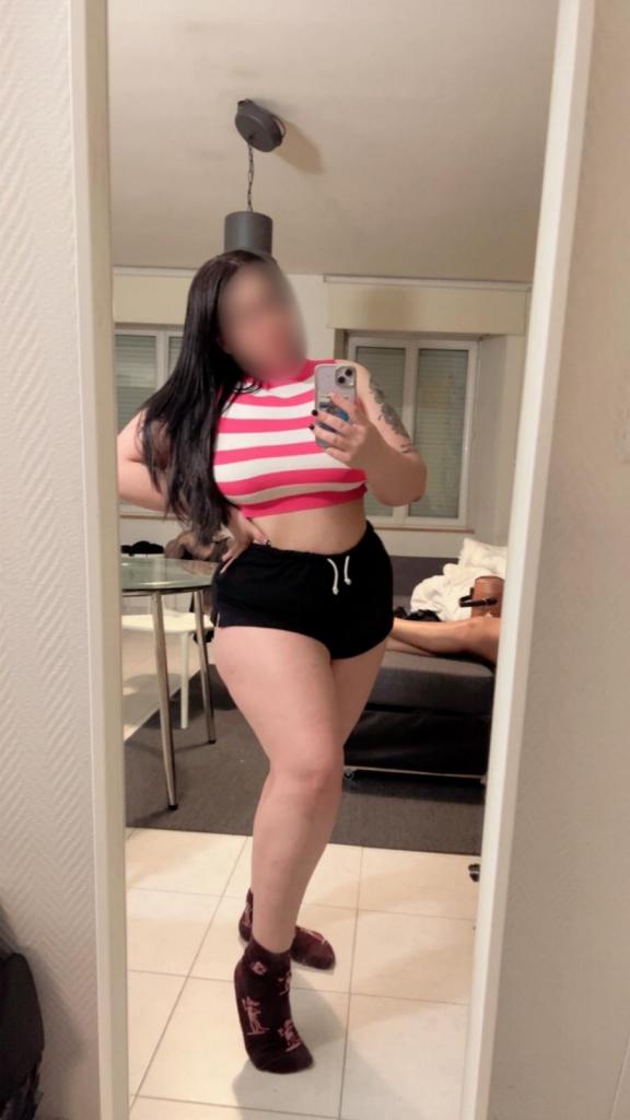 Chica busca chico en Cádiz: 