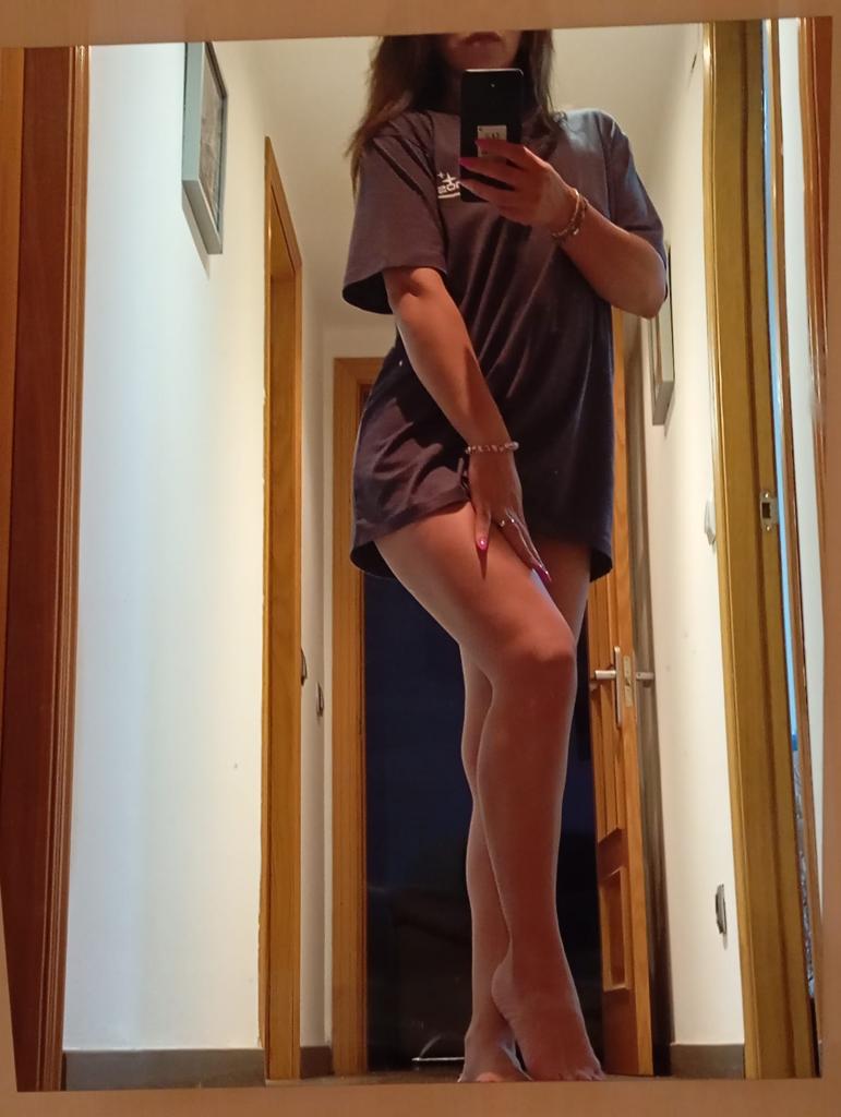 643014311: Chica busca chico en Málaga