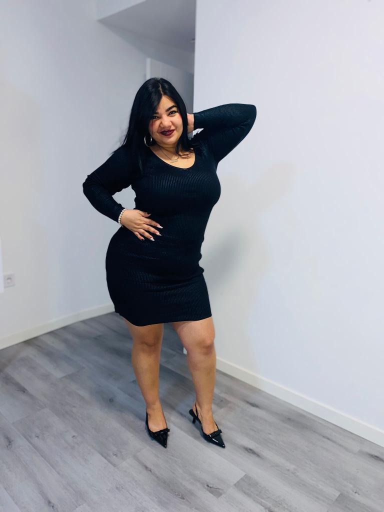 617455980: Chica busca chico en Barcelona