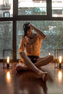 Chico busca chica en Barcelona: 