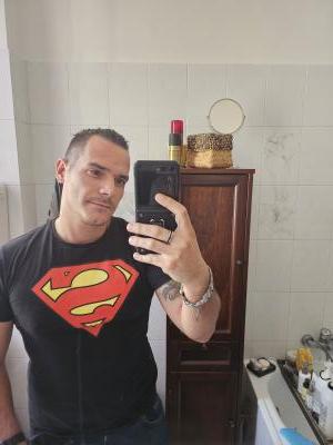 Chico busca chica en Las Palmas: 