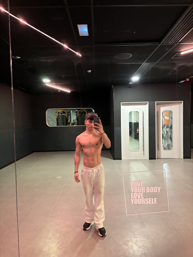 658242000: Chico busca chica en Madrid